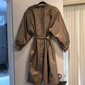 satinlooking trench coat lightweight  14p